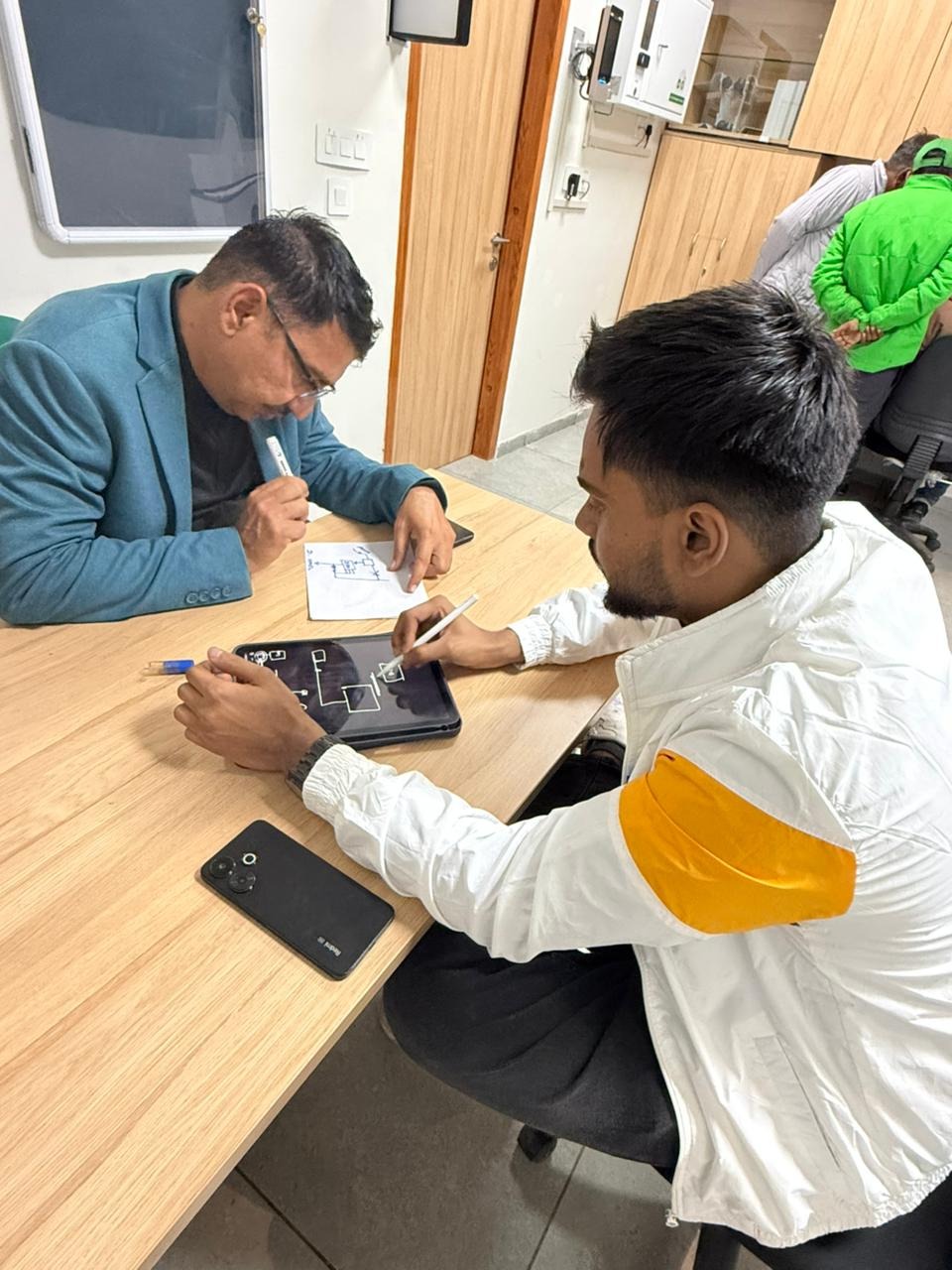 Hansi Jio BP Image 7